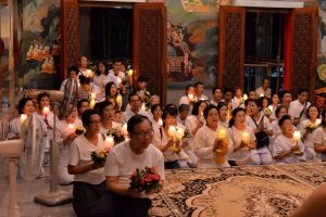 วัดจากแดง-วิสาขบูชา-เวียนเทียน-ฟังธรรม