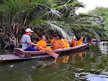 nature-trail-study-preparing-new-monks-to-study-eat-as-is