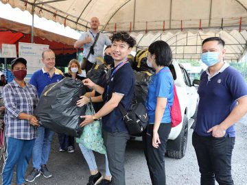 Allianz Technology Plastic bottle donation