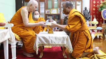 Phra-Medhīvajirasobhaṇa-paid-respect-to-have-the-royal-name-of-Phra-Medhīvajirasobhaṇa-1