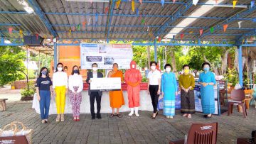 แยกขวด-สู้ภัยโควิด-บริจาคขวดพลาสติก-แปรรูปเป็นชุด-PPE